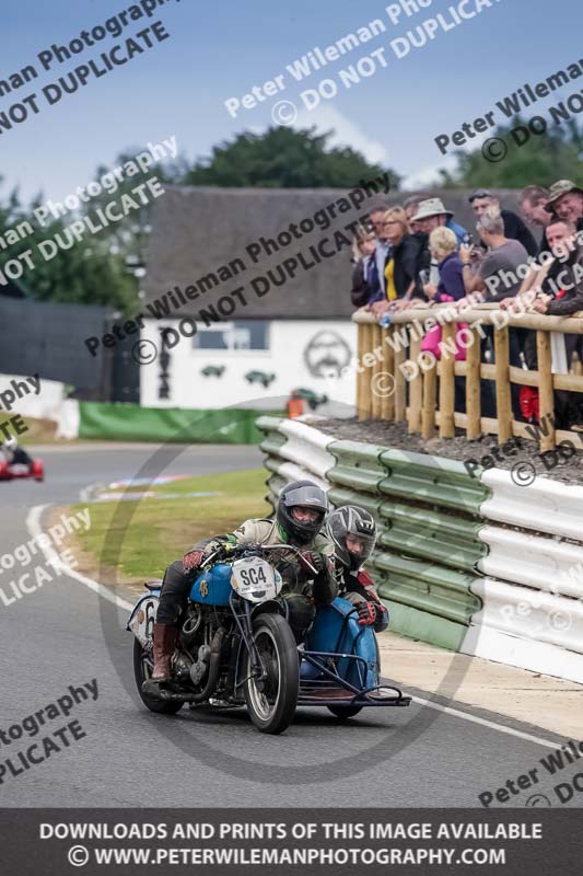 Vintage motorcycle club;eventdigitalimages;mallory park;mallory park trackday photographs;no limits trackdays;peter wileman photography;trackday digital images;trackday photos;vmcc festival 1000 bikes photographs